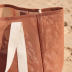 Mesh Beach Bag - Tierra Clay — detail shot