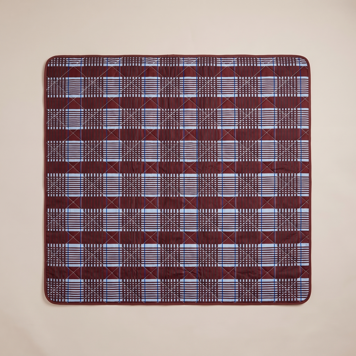 The Gatherer Luxe Picnic Rug - Mulberry — front shot