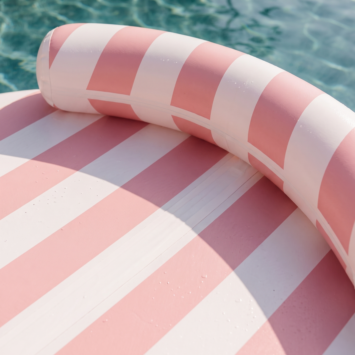 Leisure Island - Backrest Pink — detail shot