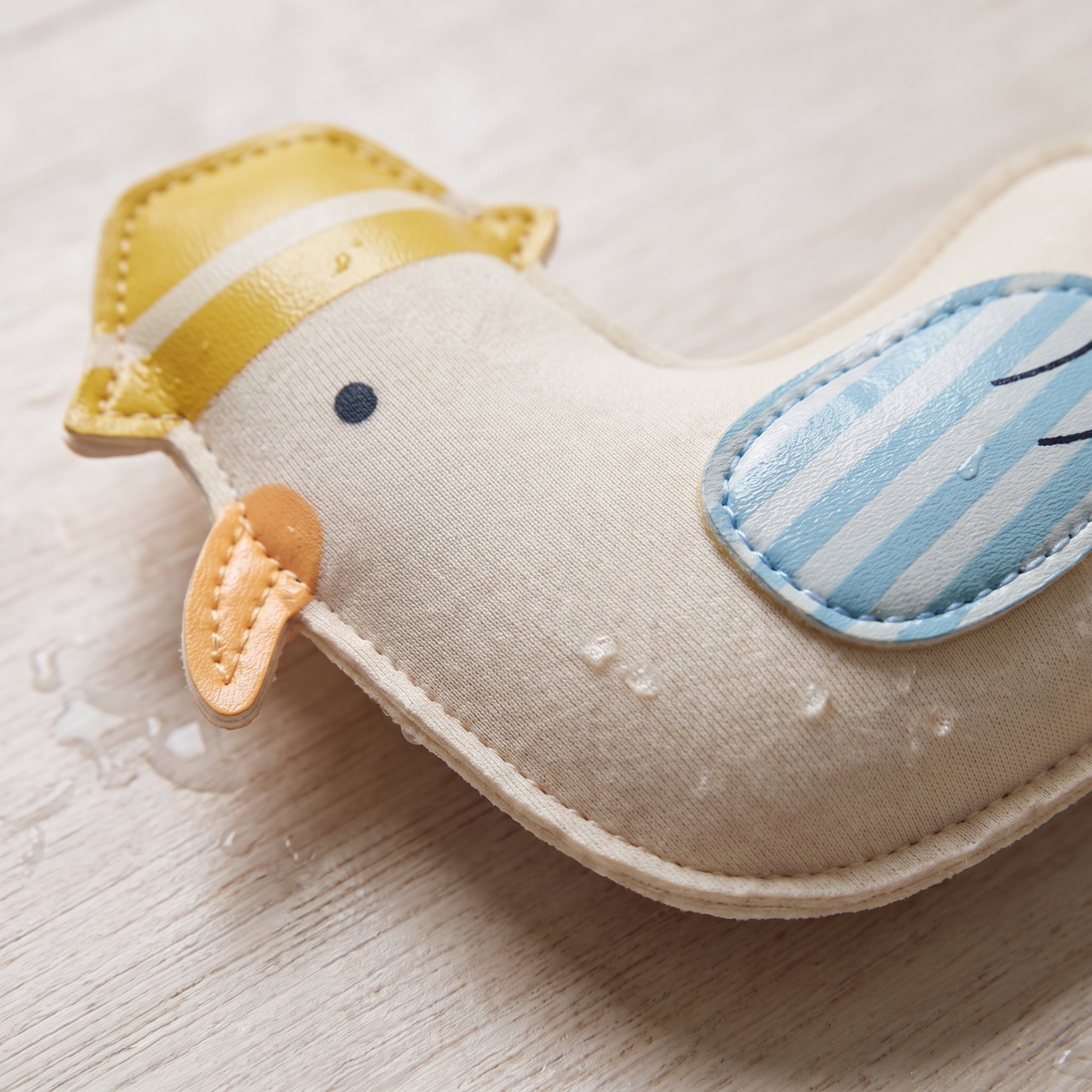 Dive Buddies - Sammy the Seagull — detail shot