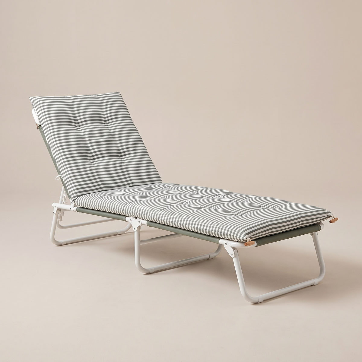 Reclining Beach Chair - The Vacay — front shot