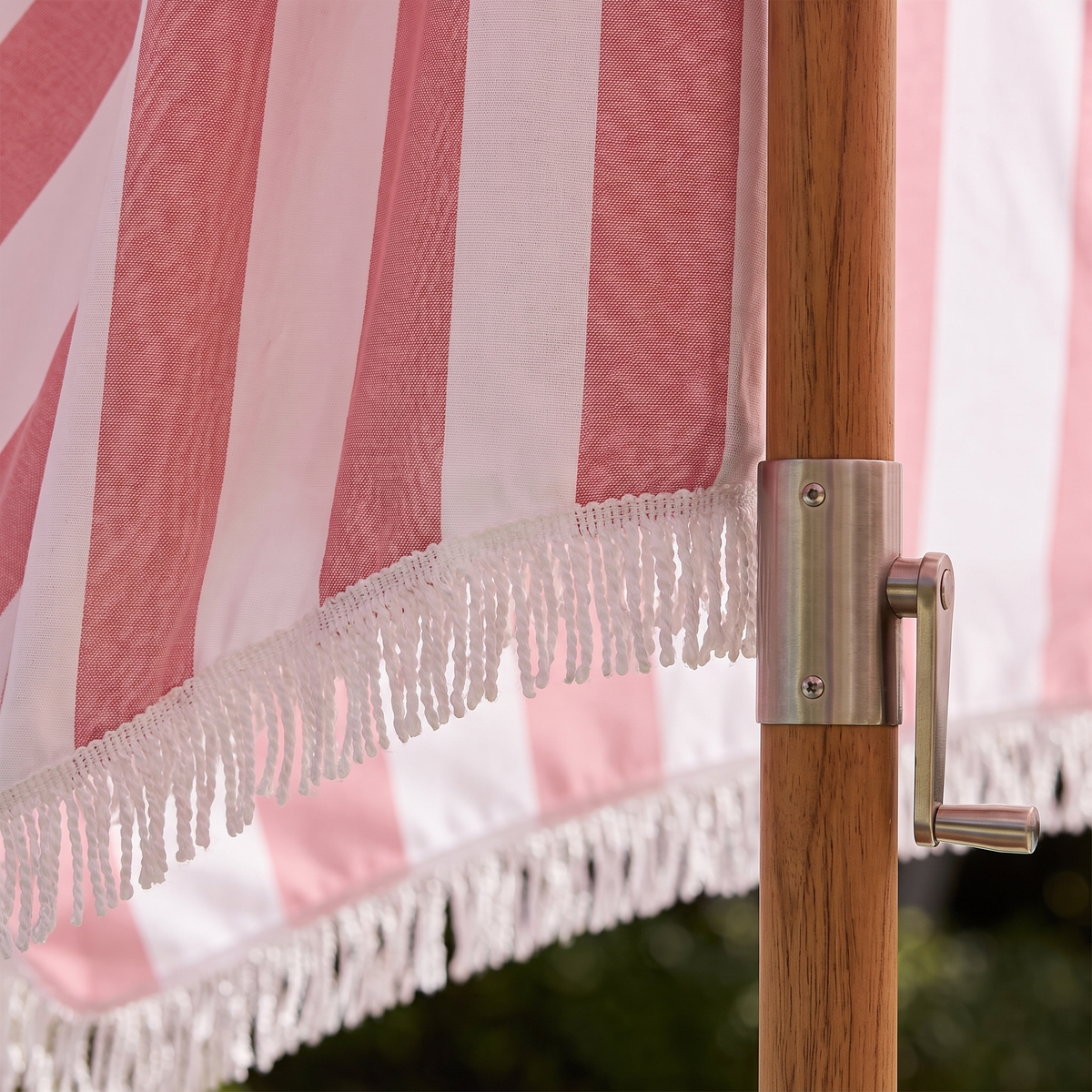 The Mañana Umbrella - Strawberry Daiquiri Stripe — detail shot